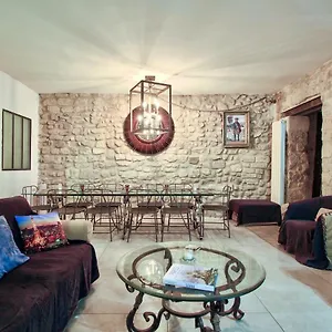 Maison Marais , Paris France